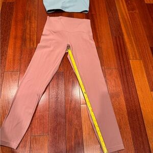 Lululemon athletica Women's Mauve Align High Rise Leggings 24inch inseam, size 6